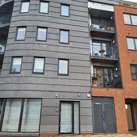 Battersea Power Station Suite Лондон Екстер'єр фото