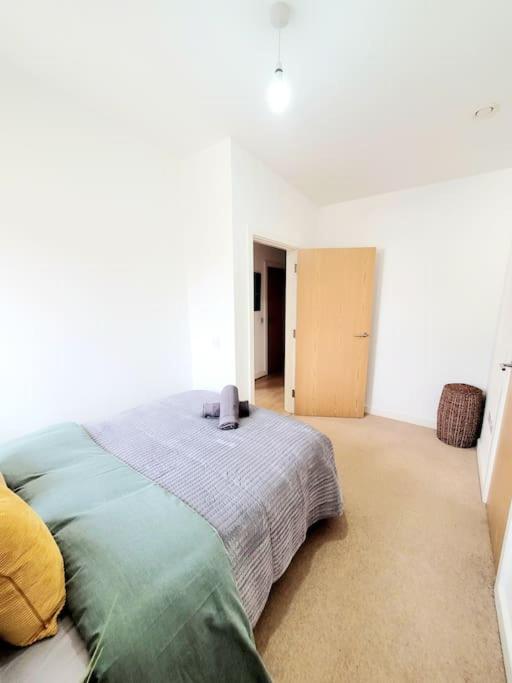 Battersea Power Station Suite Лондон Екстер'єр фото