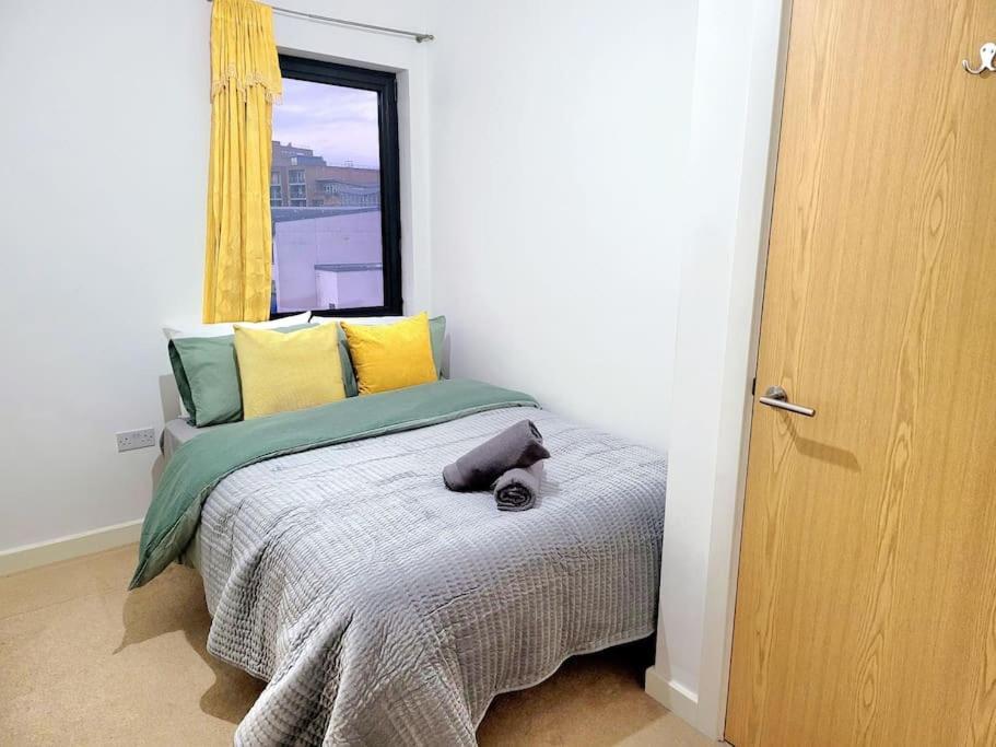Battersea Power Station Suite Лондон Екстер'єр фото